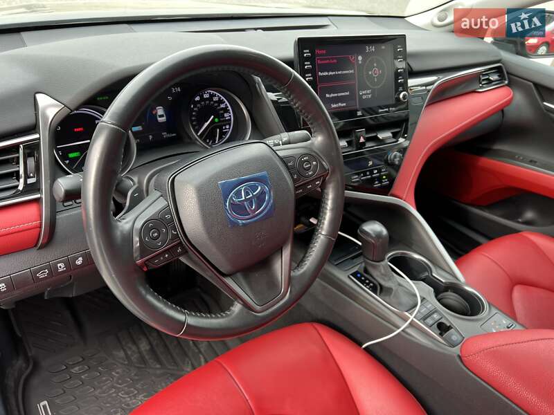 Седан Toyota Camry 2020 в Львове