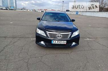 Седан Toyota Camry 2013 в Києві