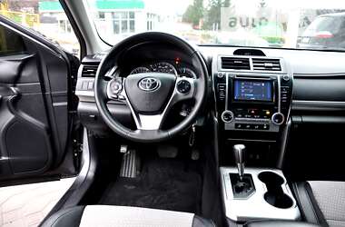 Седан Toyota Camry 2013 в Львові