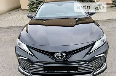 Седан Toyota Camry 2021 в Днепре