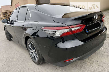 Седан Toyota Camry 2021 в Днепре