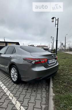 Седан Toyota Camry 2021 в Хмельницькому