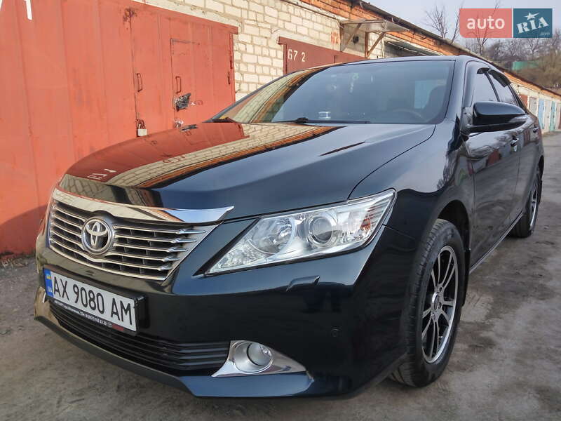 Седан Toyota Camry 2011 в Харкові