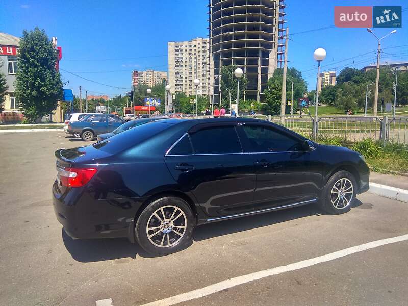 Седан Toyota Camry 2011 в Харкові