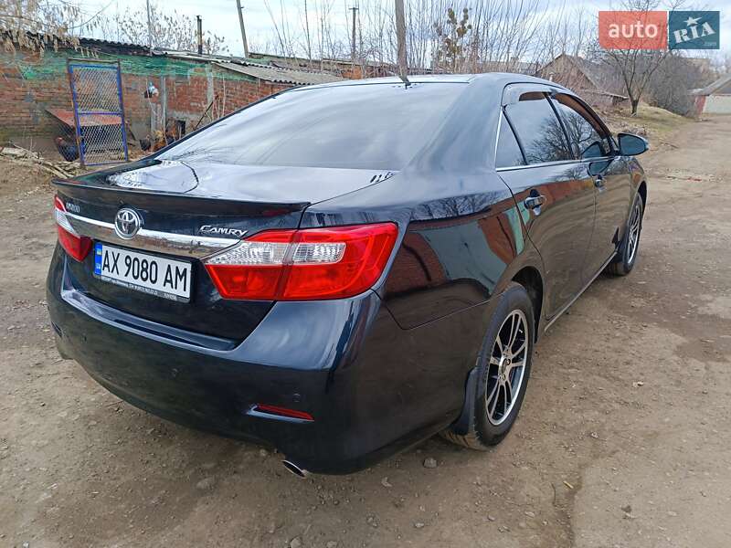 Седан Toyota Camry 2011 в Харкові