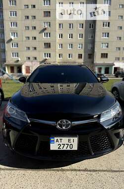 Седан Toyota Camry 2016 в Івано-Франківську