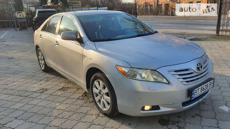 Седан Toyota Camry 2008 в Чернівцях