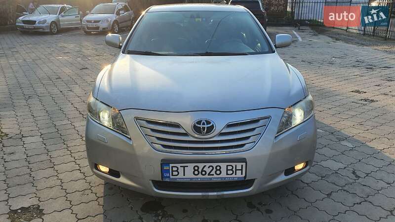 Седан Toyota Camry 2008 в Черновцах