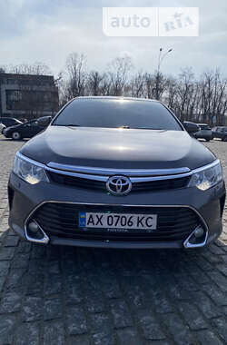 Седан Toyota Camry 2014 в Харкові