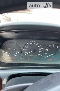 Седан Toyota Camry 1998 в Днепре