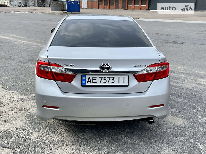 Седан Toyota Camry 2011 в Каменском