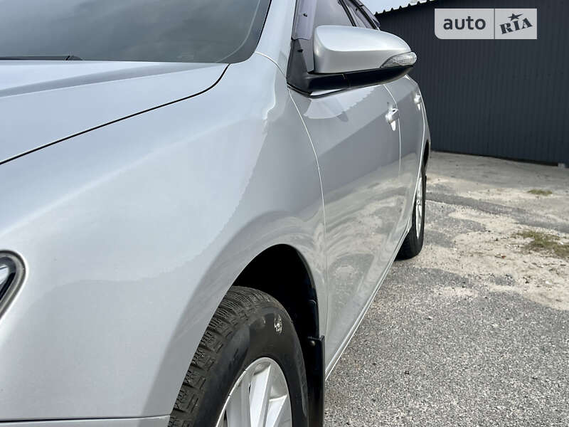 Седан Toyota Camry 2011 в Каменском