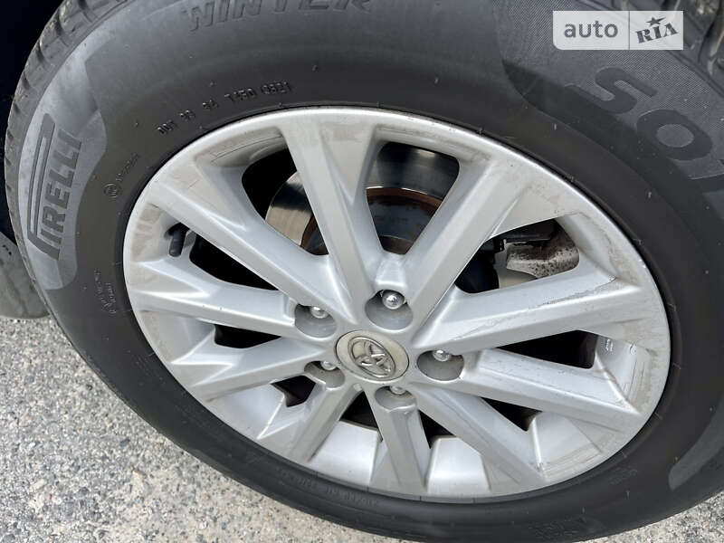 Седан Toyota Camry 2011 в Каменском