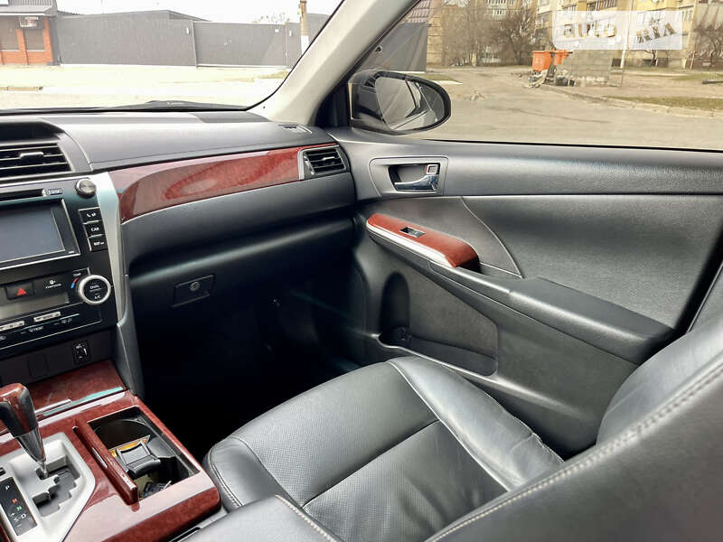 Седан Toyota Camry 2011 в Каменском