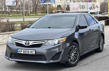 Седан Toyota Camry 2014 в Запоріжжі