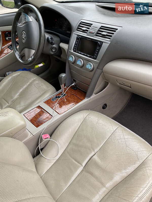 Седан Toyota Camry 2008 в Киеве