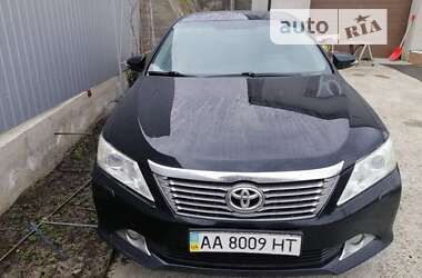 Седан Toyota Camry 2013 в Києві