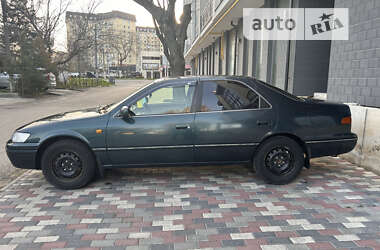 Седан Toyota Camry 1998 в Одессе