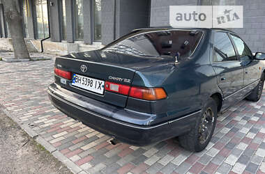 Седан Toyota Camry 1998 в Одессе