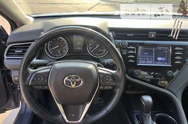 Седан Toyota Camry 2019 в Черкасах