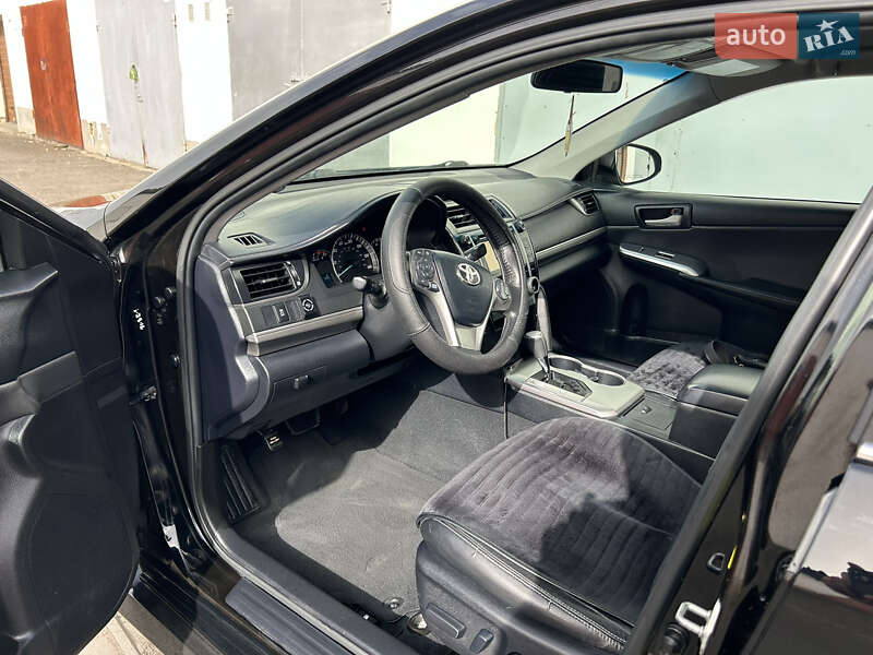 Седан Toyota Camry 2012 в Луцьку