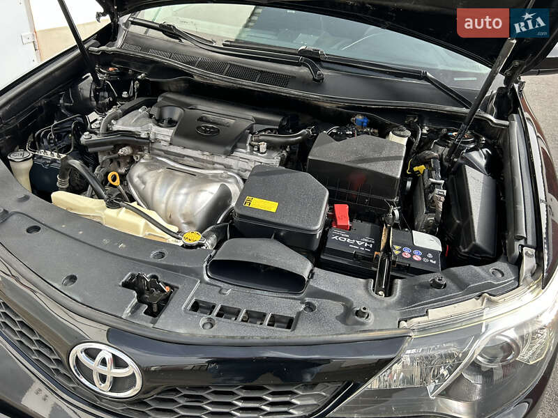 Седан Toyota Camry 2012 в Луцьку