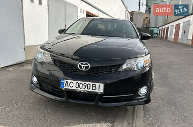 Седан Toyota Camry 2012 в Луцьку