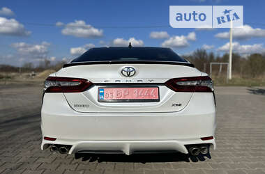 Седан Toyota Camry 2018 в 