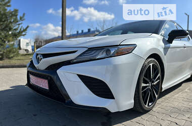 Седан Toyota Camry 2018 в 