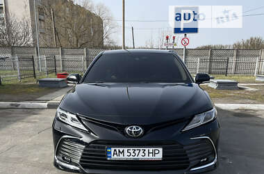 Седан Toyota Camry 2022 в Житомире