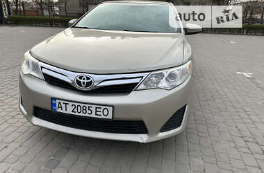 Седан Toyota Camry 2013 в Івано-Франківську