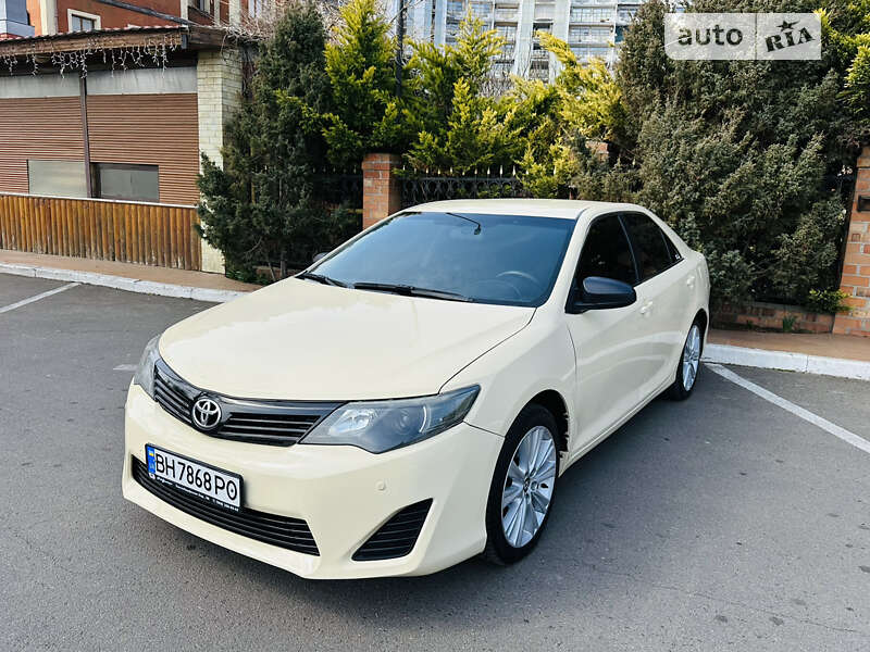 Toyota Camry Классик 2.5л Бензин 6 АКПП