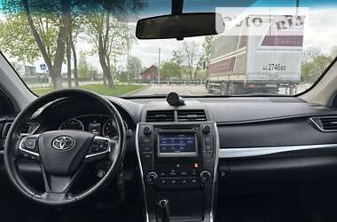 Седан Toyota Camry 2016 в Ивано-Франковске