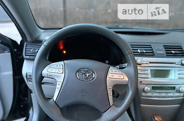 Седан Toyota Camry 2006 в Днепре