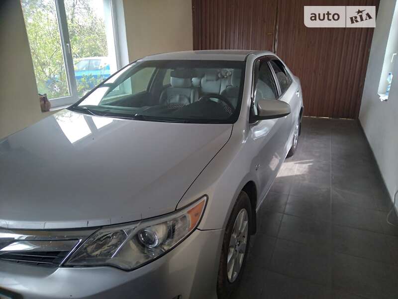 Седан Toyota Camry 2012 в Луцке