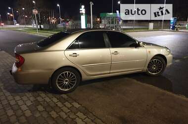 Седан Toyota Camry 2003 в Киеве