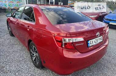 Седан Toyota Camry 2012 в Киеве