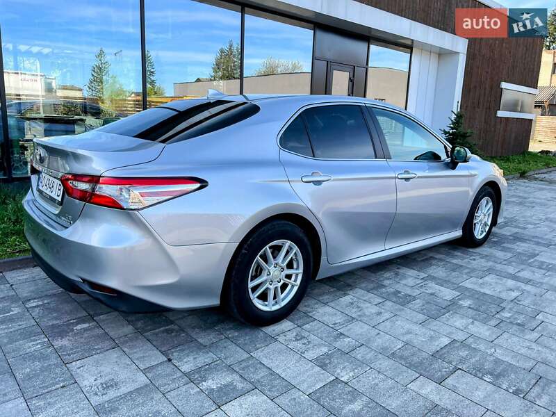 Седан Toyota Camry 2018 в Києві