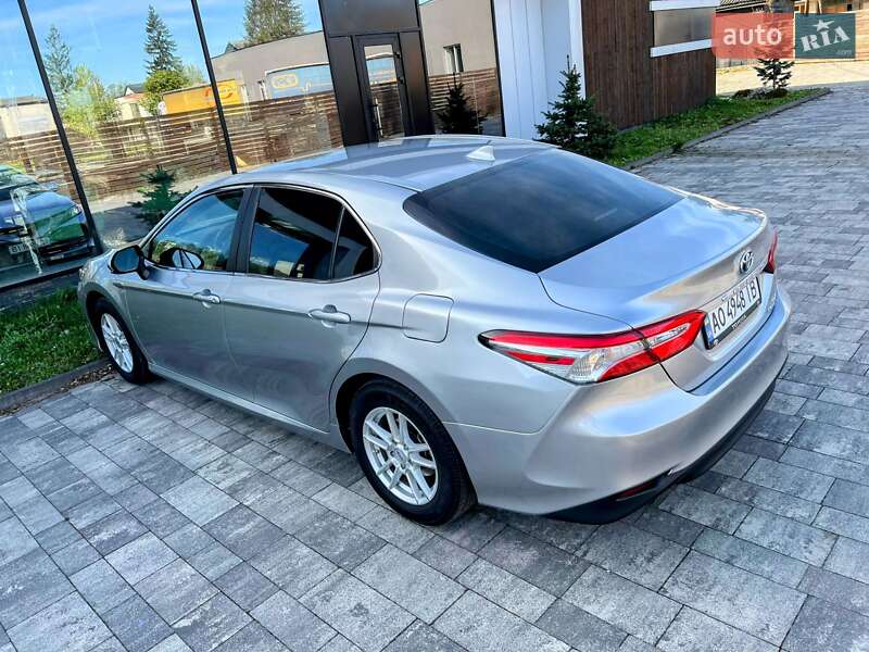 Седан Toyota Camry 2018 в Києві