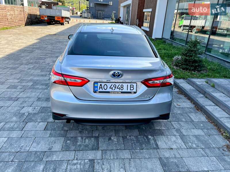 Седан Toyota Camry 2018 в Києві