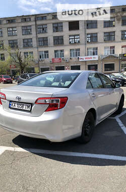 Седан Toyota Camry 2013 в Киеве