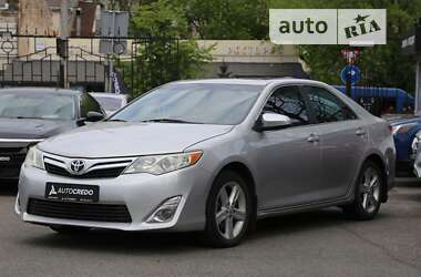 Седан Toyota Camry 2012 в Києві