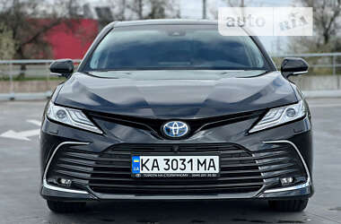 Седан Toyota Camry 2023 в Києві