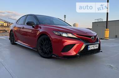 Седан Toyota Camry 2020 в Киеве