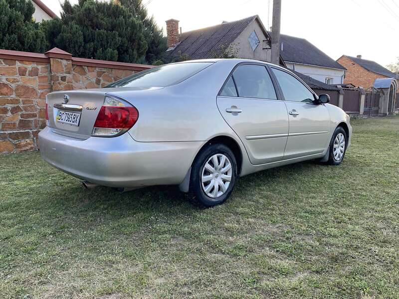 Седан Toyota Camry 2005 в Львове