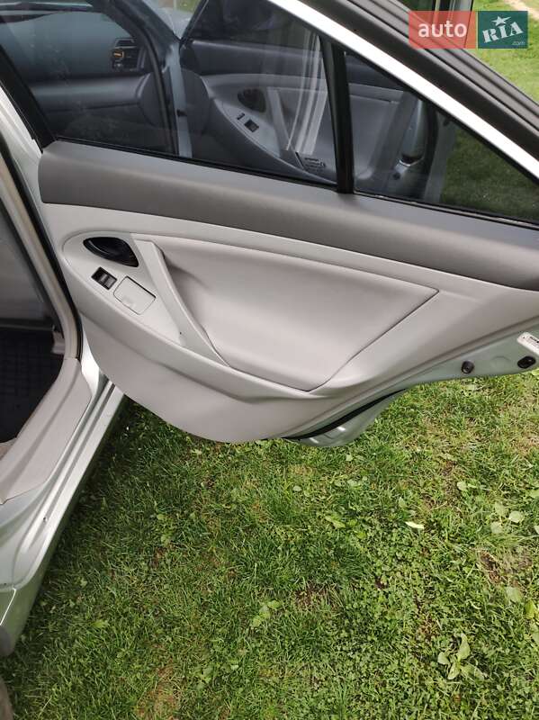 Седан Toyota Camry 2008 в Сумах