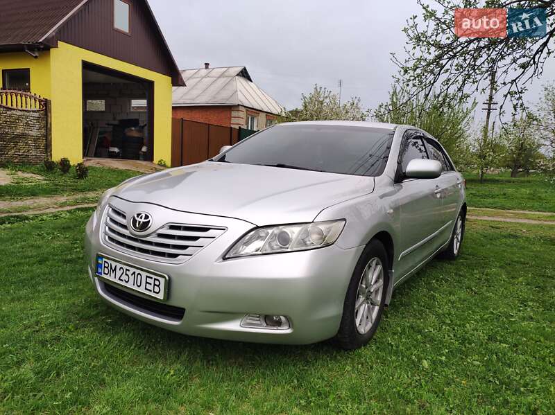 Седан Toyota Camry 2008 в Сумах