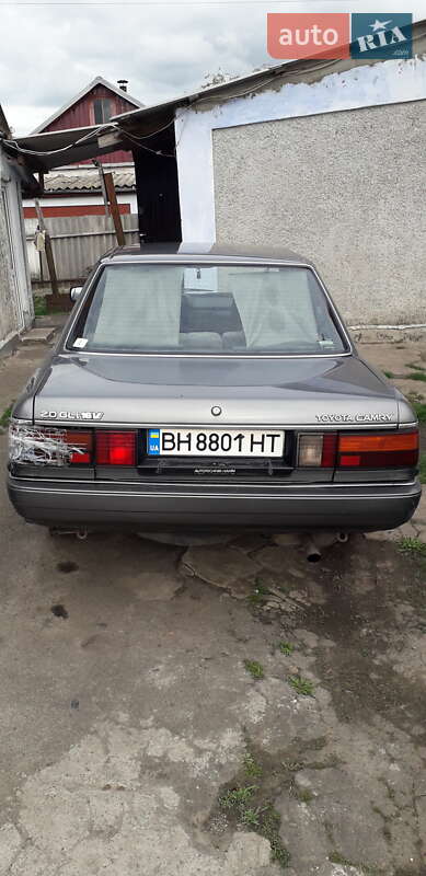 Седан Toyota Camry 1987 в Подільську