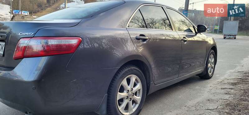 Седан Toyota Camry 2010 в Киеве