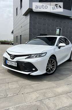 Седан Toyota Camry 2018 в Харкові